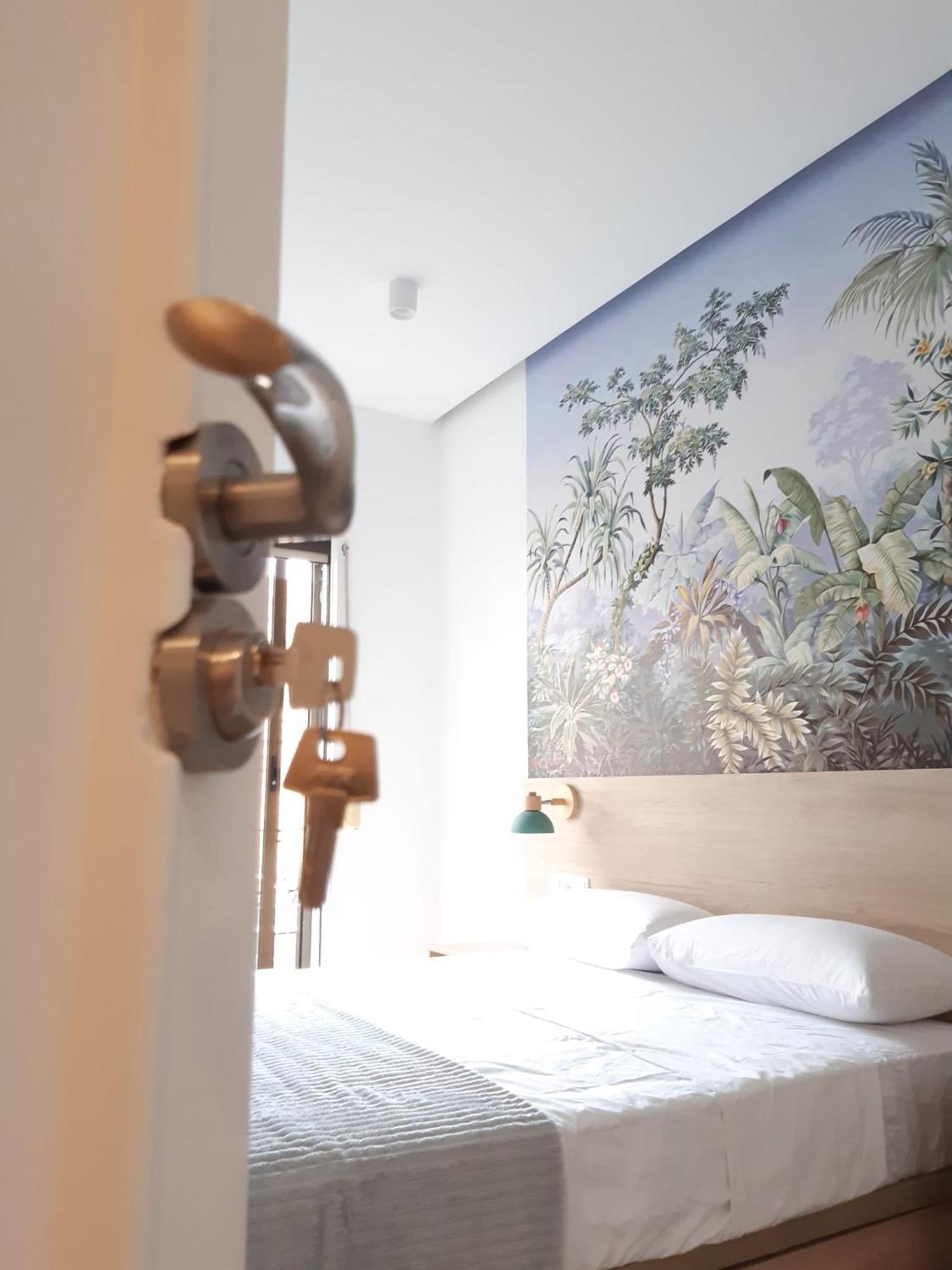 Good Energy Rooms Аликанте Экстерьер фото